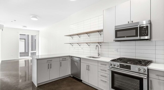 Building Photo - 1135 W Winona St