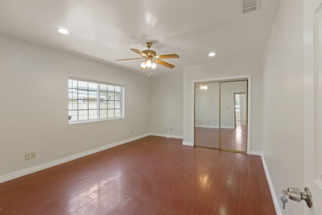 Building Photo - Spacious Mission Hills Home – Modern Comfo...