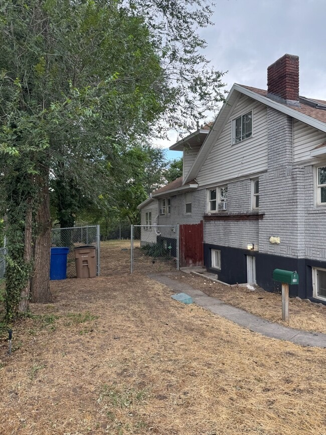 Building Photo - 1216 S 1100 E