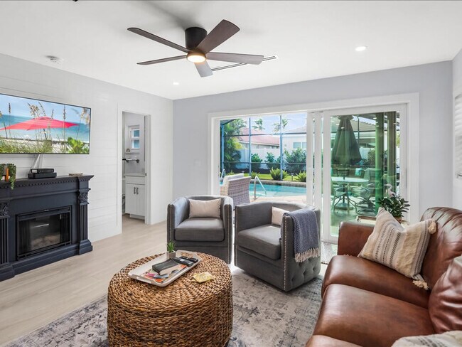 Building Photo - 692 106th Ave N