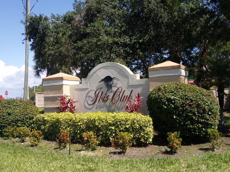 Building Photo - 8215 Ibis Club Dr