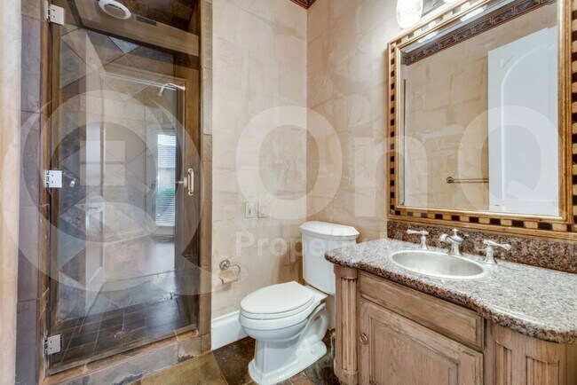 Building Photo - 5224 Longvue Dr