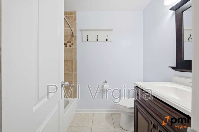 Building Photo - 5413 Brookfield Dr