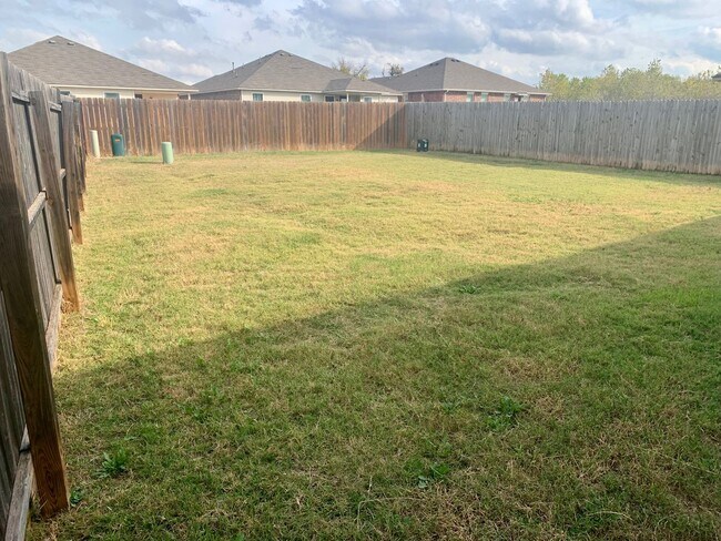 Building Photo - 2712 Demotte Dr