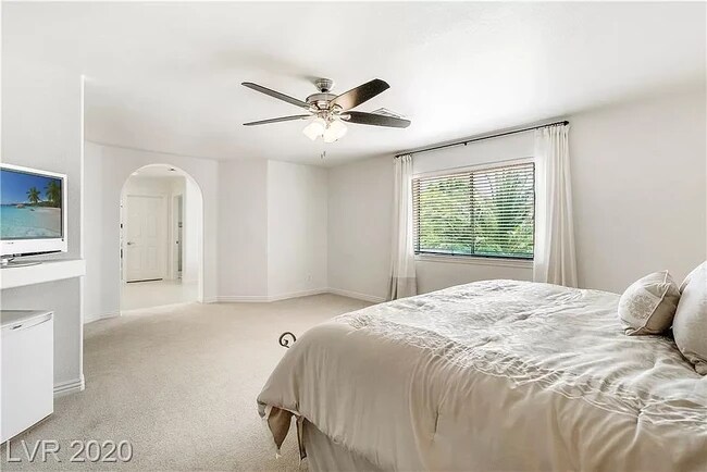 Building Photo - 7777 Willow Cove Cir