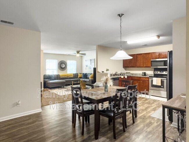 Building Photo - 204 Wildberry Ln