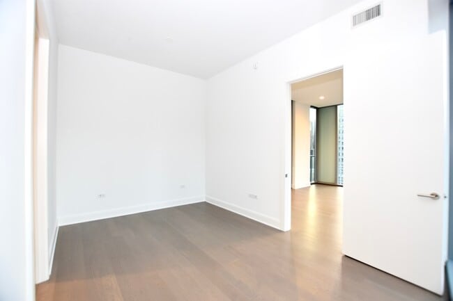 Building Photo - 60 E Randolph St