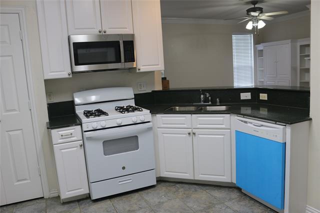 Building Photo - 629 Park Pl Dr