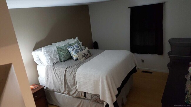 Building Photo - 405 Glendale Ave