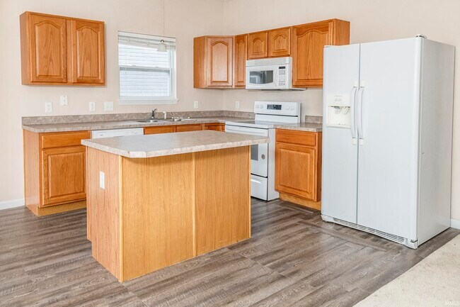 Building Photo - 5713 W Monarch Ct