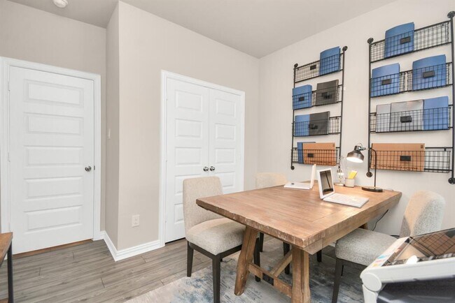Building Photo - 4603 Aurora Gln Dr