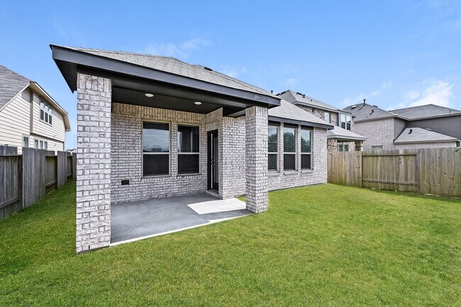 Building Photo - 12319 Summerbrook Dr