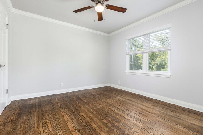 Building Photo - 1166 Castlevale Dr