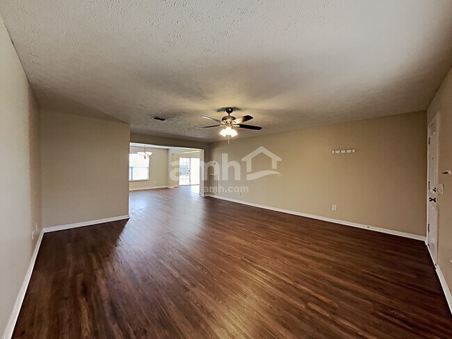Building Photo - 316 Stewart Springs Dr