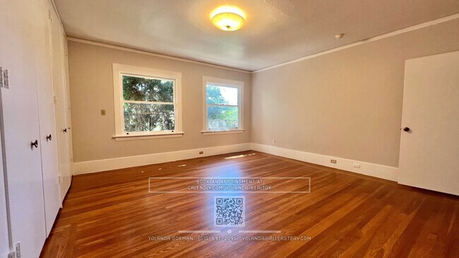 Building Photo - Charming and Spacious 4 bedroom Home in the Heart of Elmwood