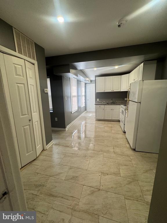 Building Photo - 1108 N Bond St