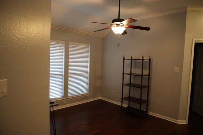 Bonus Living Area - 2132 Rodeo Dr