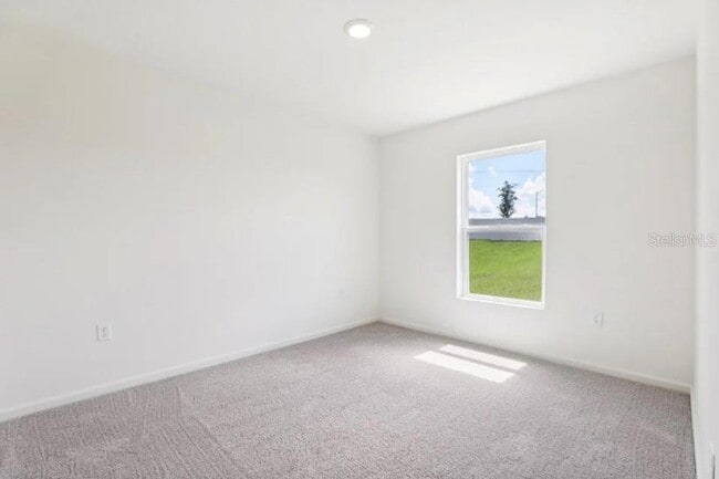 Building Photo - 673 Hillview Lp