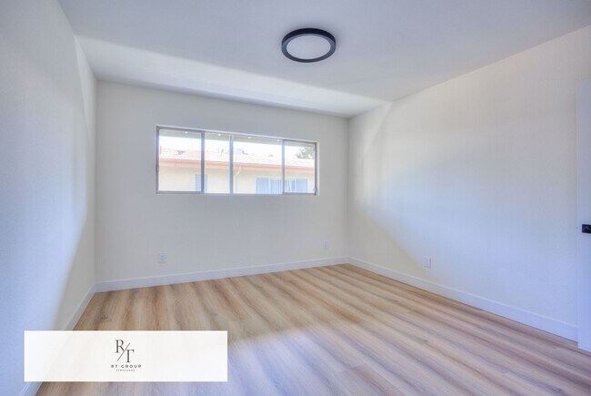 Building Photo - Fully Upgraded Spacious 3-Bedroom Unit in Prime Arcadia Location