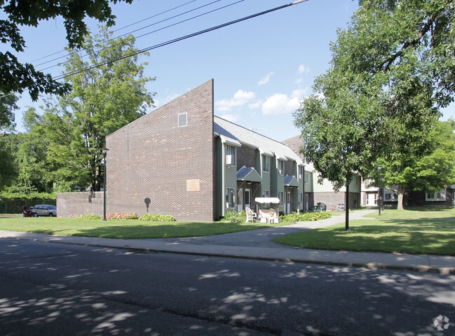 Building Photo - La Rose Gardens