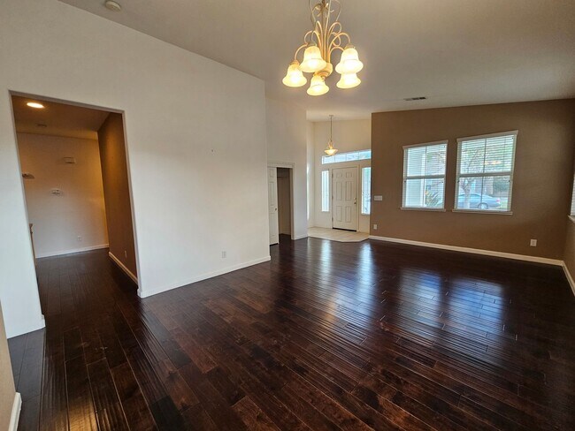 Building Photo - Single story home in Sylvan School District!