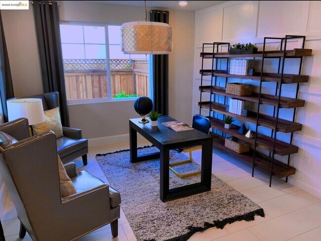 Building Photo - 807 Bamboo Dr