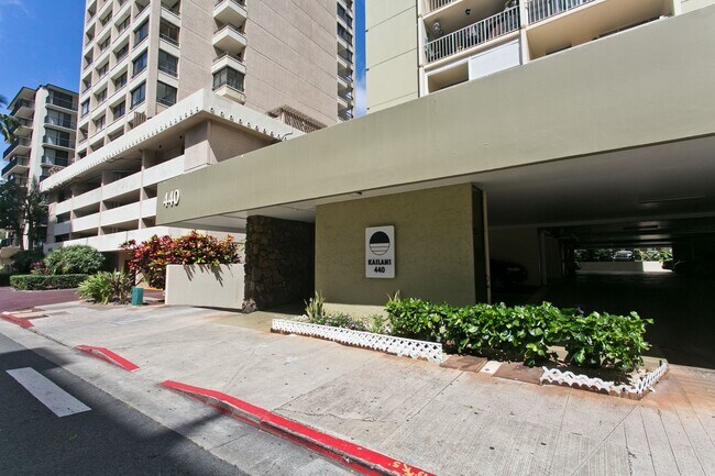 Building Photo - 440 Lewers St