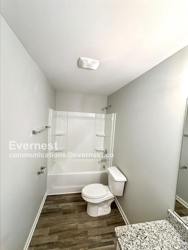 Building Photo - 15 Sloane Ct