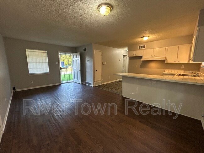 Building Photo - 4505 Spring Glen Dr