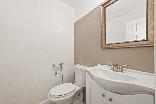 Building Photo - 15707 Crooked Arrow Dr