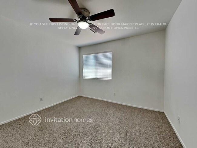 Building Photo - 13842 W Keim Dr
