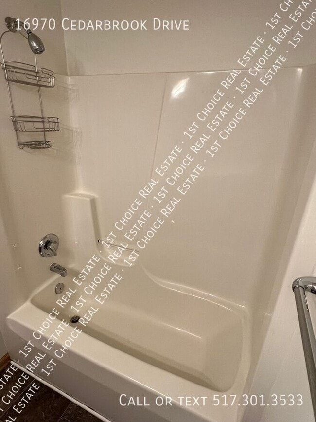 Building Photo - 16970 Cedarbrook Dr