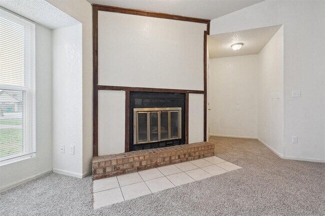 Building Photo - 6203 SE 47th St