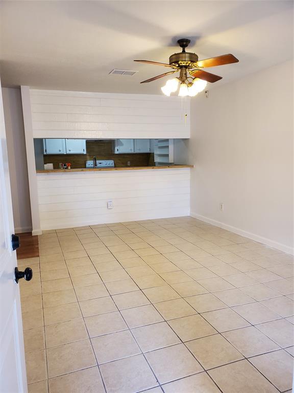 Building Photo - 8532 Maplecrest Dr