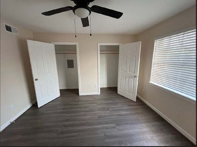 Building Photo - 2800 Jeanetta St