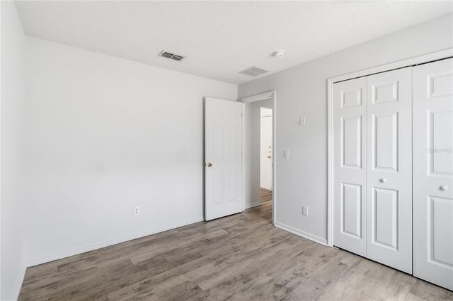 Building Photo - 210 Pine Cone Dr