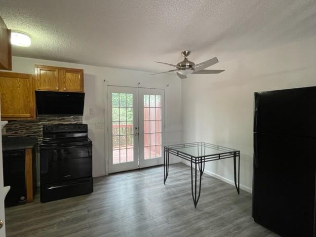 Building Photo - 3882 Parklane Dr