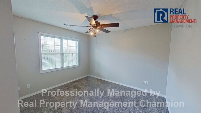 Building Photo - 3 BD/2 BA Open Plan with Vaulted Ceiling in Ogden