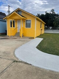 Building Photo - 11357 Gil Rodriguez Lp W