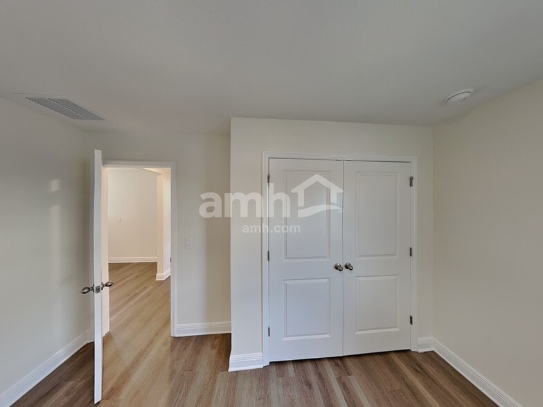 Building Photo - 6006 Sycamore Pl St