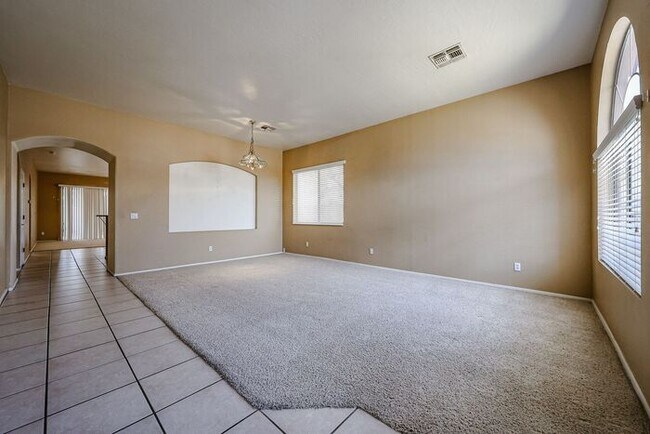 Building Photo - Charming 4BD, 2BA home in Chandler!