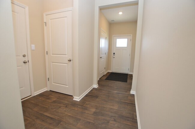 Building Photo - 6816 Cobble Spgs Ln