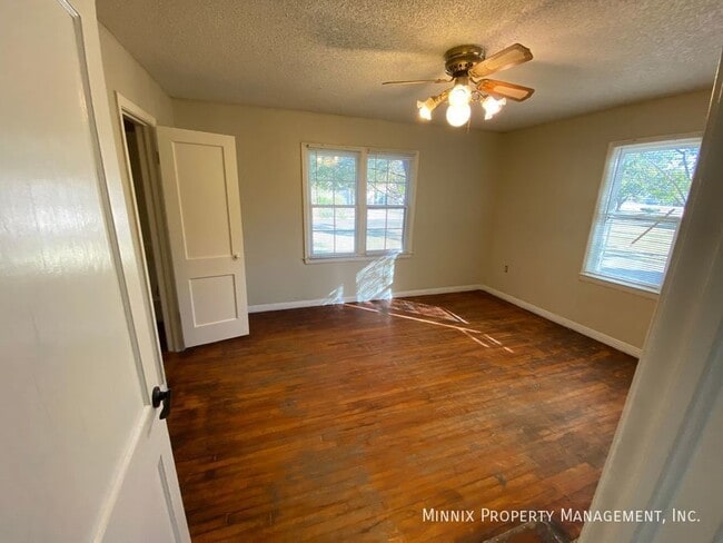 Building Photo - 3007 32nd St