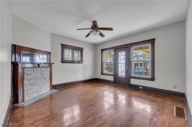 Building Photo - 3820 Riverside Ave