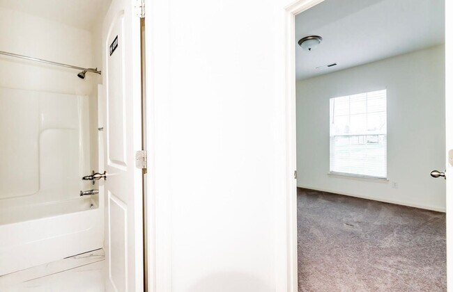 Building Photo - Caswell Springs - 4 bed, 3 full bath home