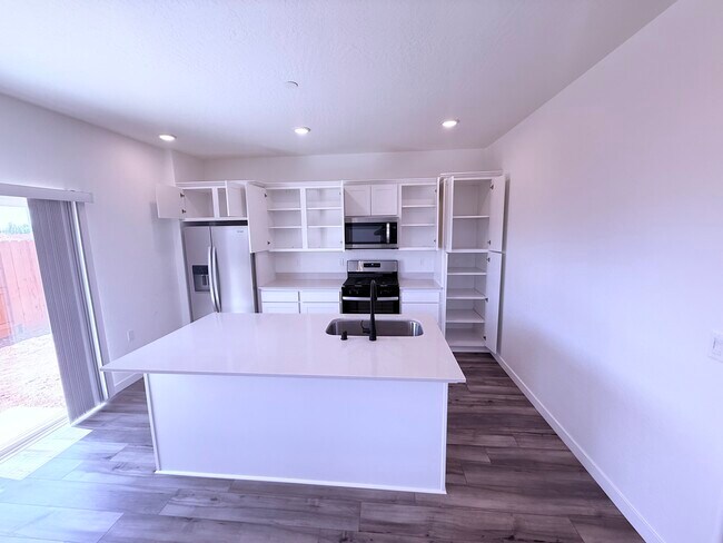 Building Photo - 4026 N Brent Ave