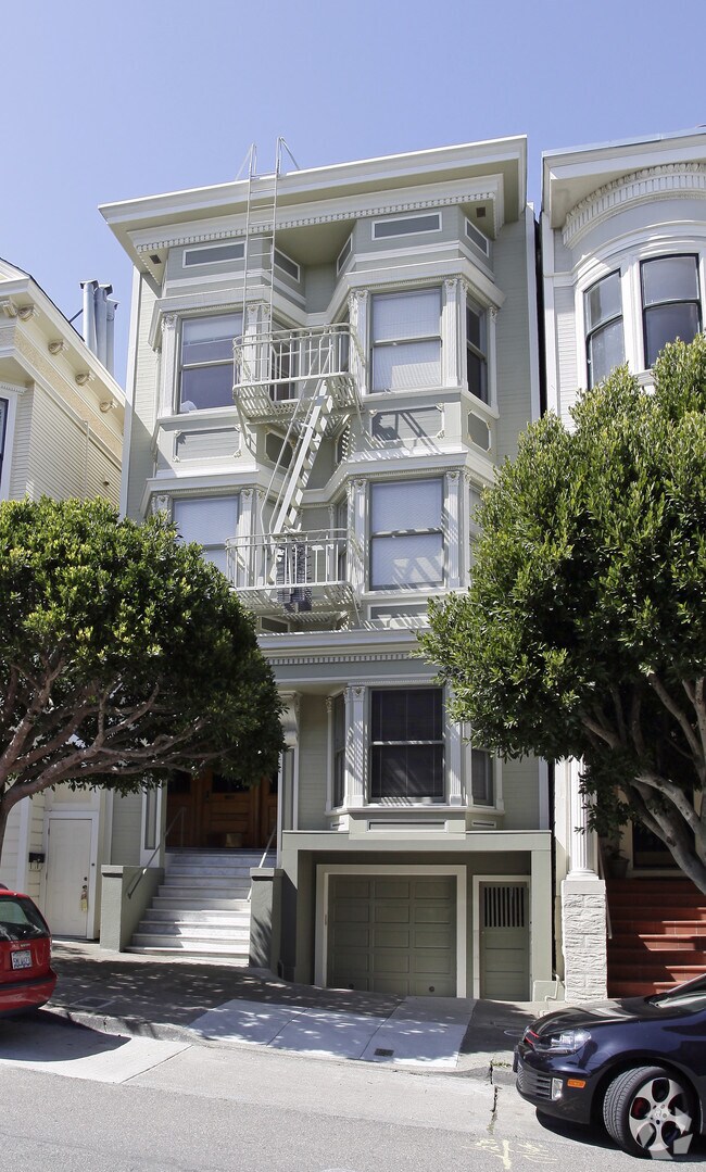 Primary Photo - 3116-3118 Washington St