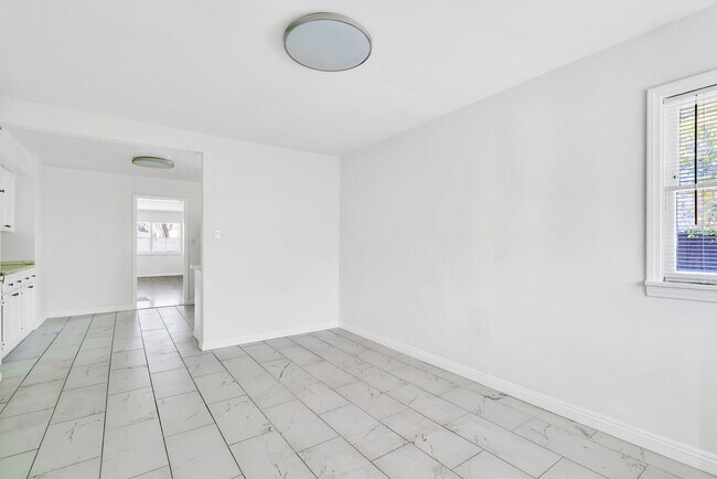 family room off kitchen - 2935 Westwood Blvd