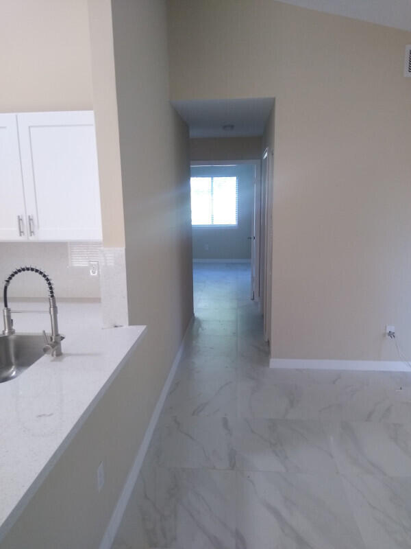 Building Photo - 9024 Carma Dr