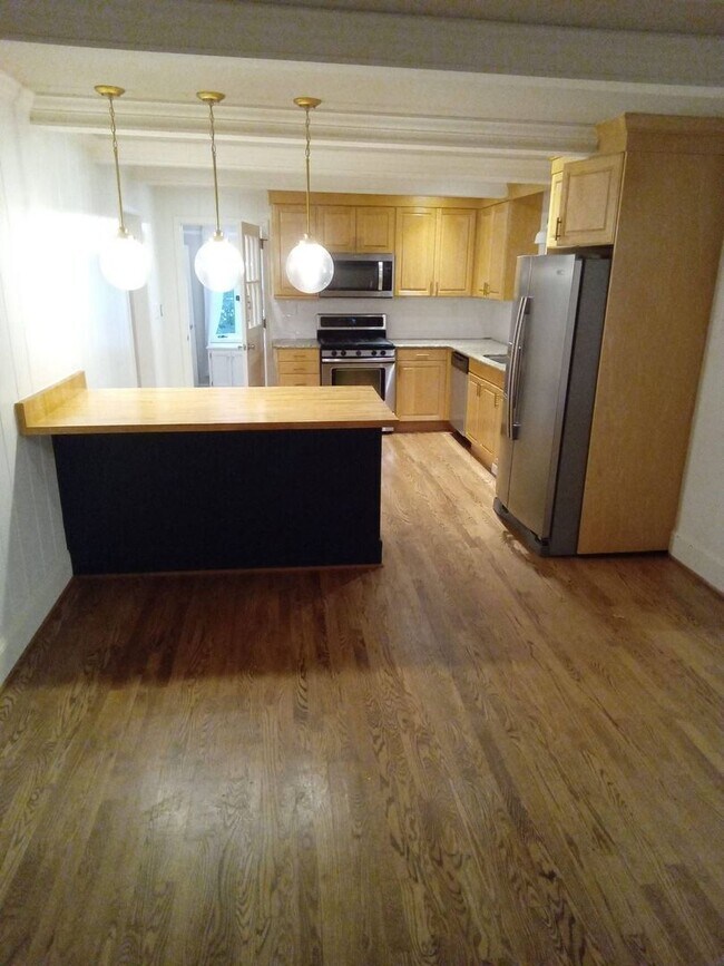 Building Photo - Beautiful Ranch Home in South Park!